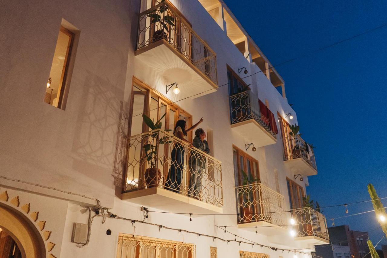 Blue Waves Boutique Hostel Tamraght Exterior foto